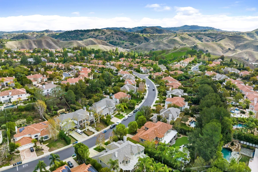 Moraga hillside homes with oak tree backdrop and valley views