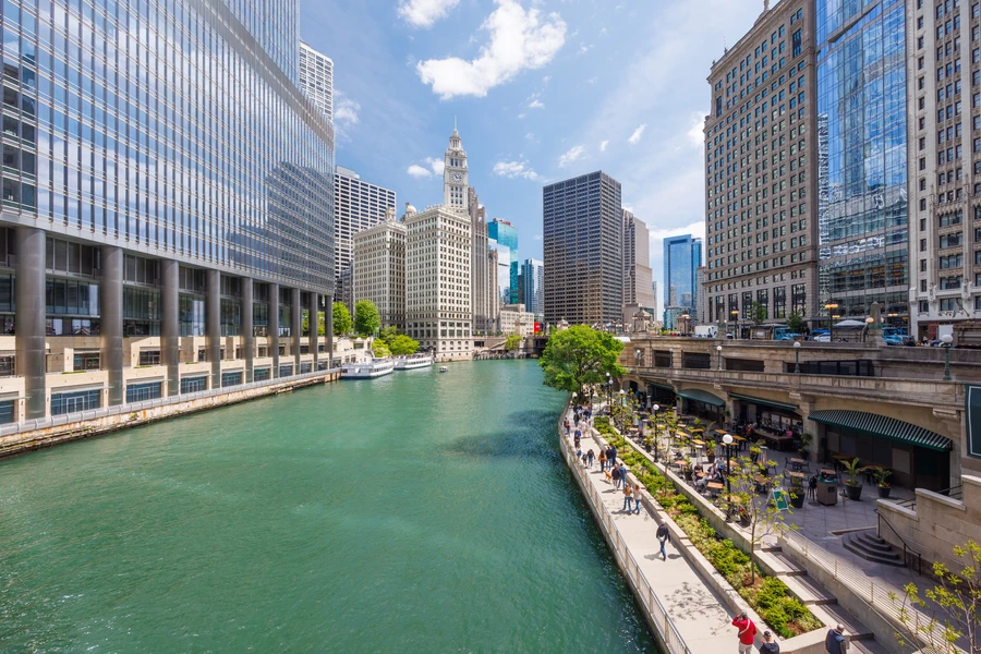 Chicago Riverwalk waterfront dining recreation