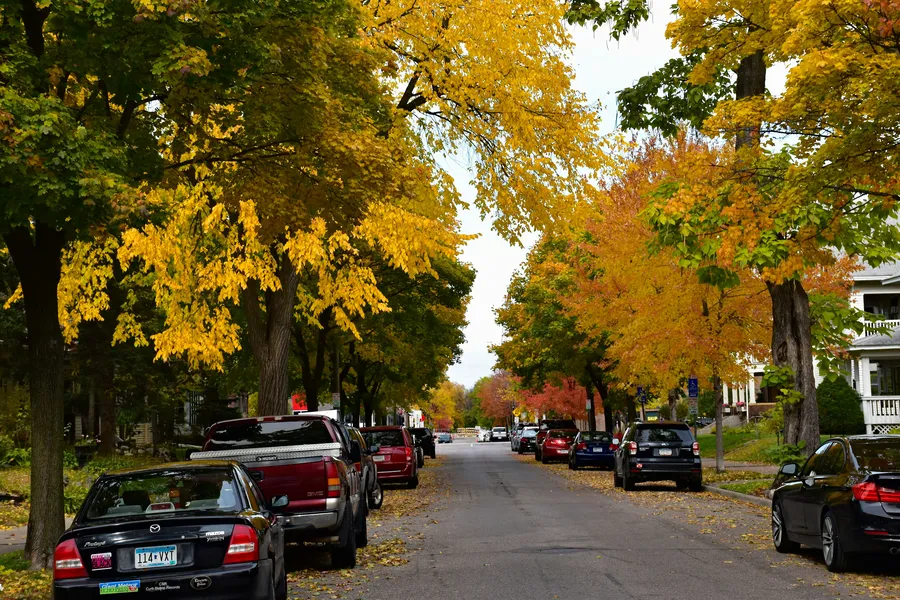 Minneapolis quiet peaceful neighborhoods