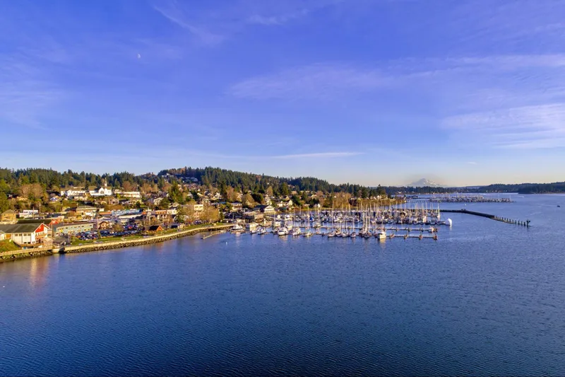 Poulsbo Washington waterfront family living
